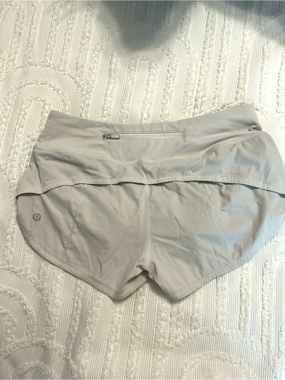 lululemon athletica white speed ups 2.5